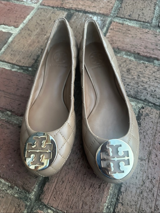 Tory Burch Shoes - Tory Burch Quilted Nude Leather Logo Ballet Flats